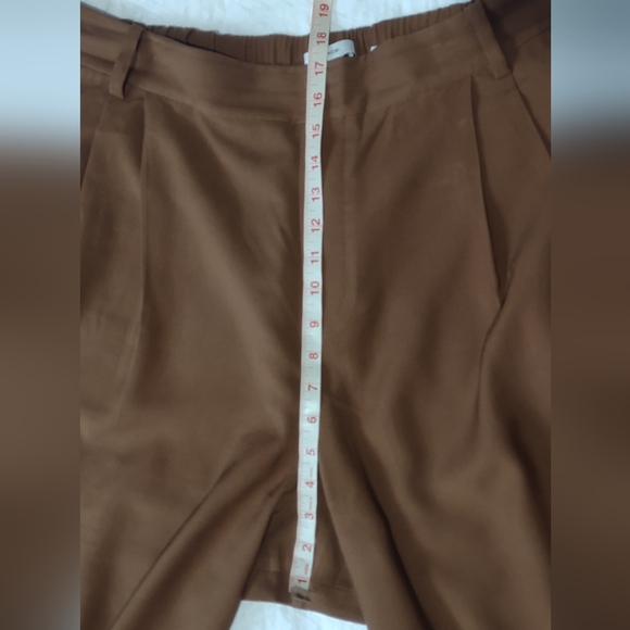 Vince Tapered Pull-On Pants in Tan - Picture 4 of 5